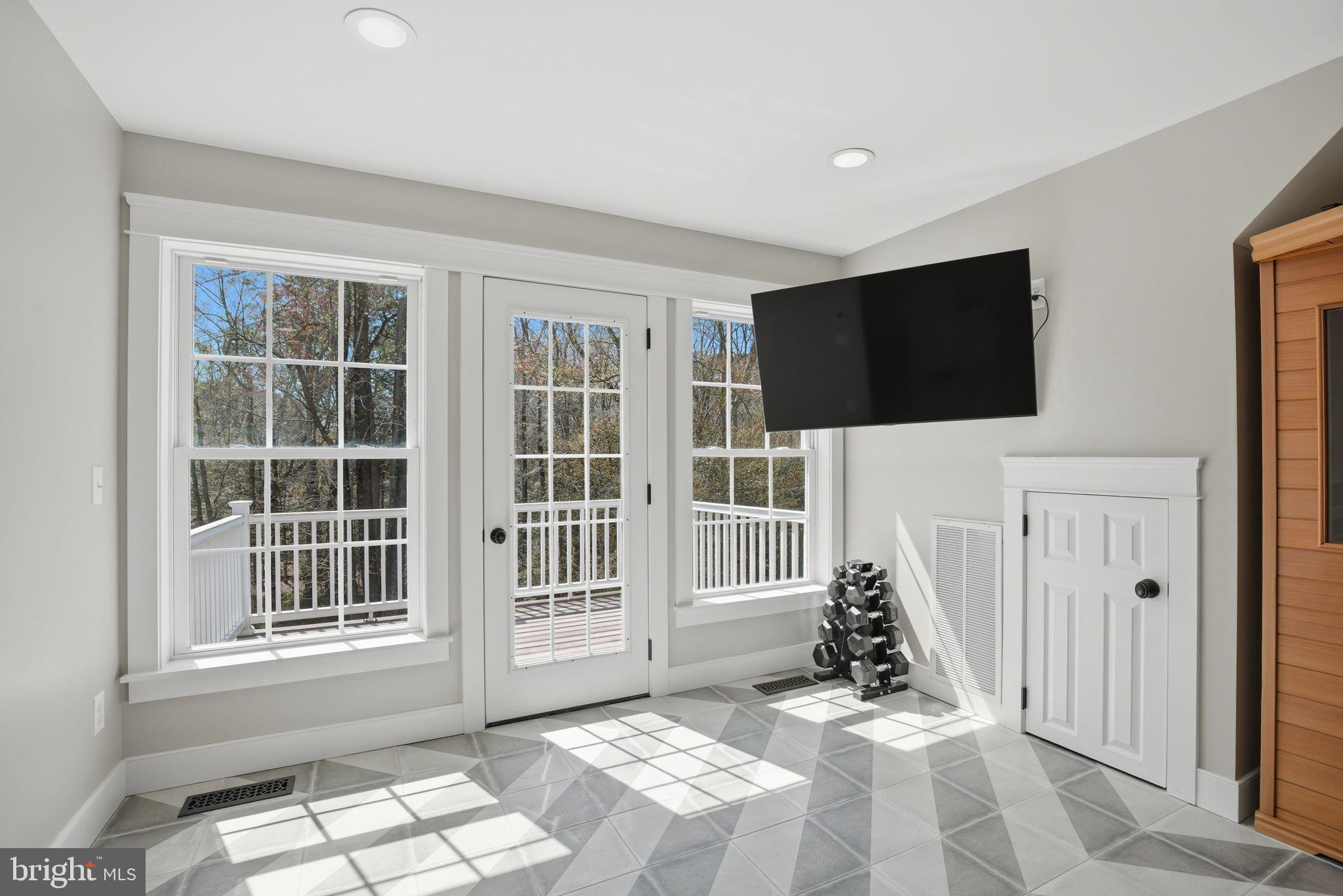 ST. JEROME'S CROSSROADS - Residential