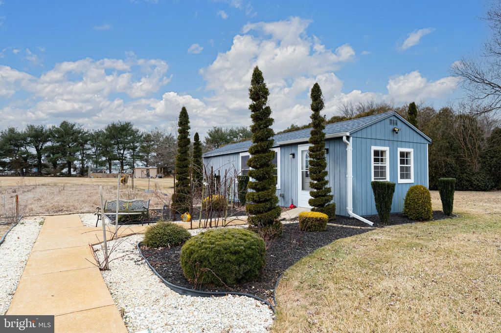 listing image 114