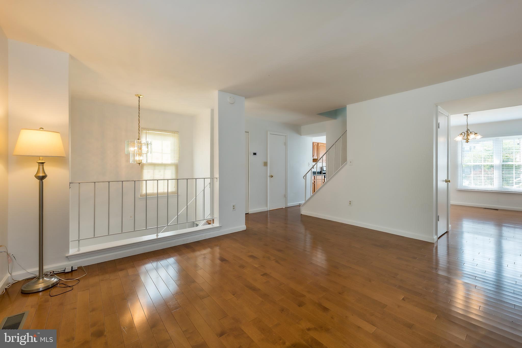 COLLEGE SQUARE - Residential Lease