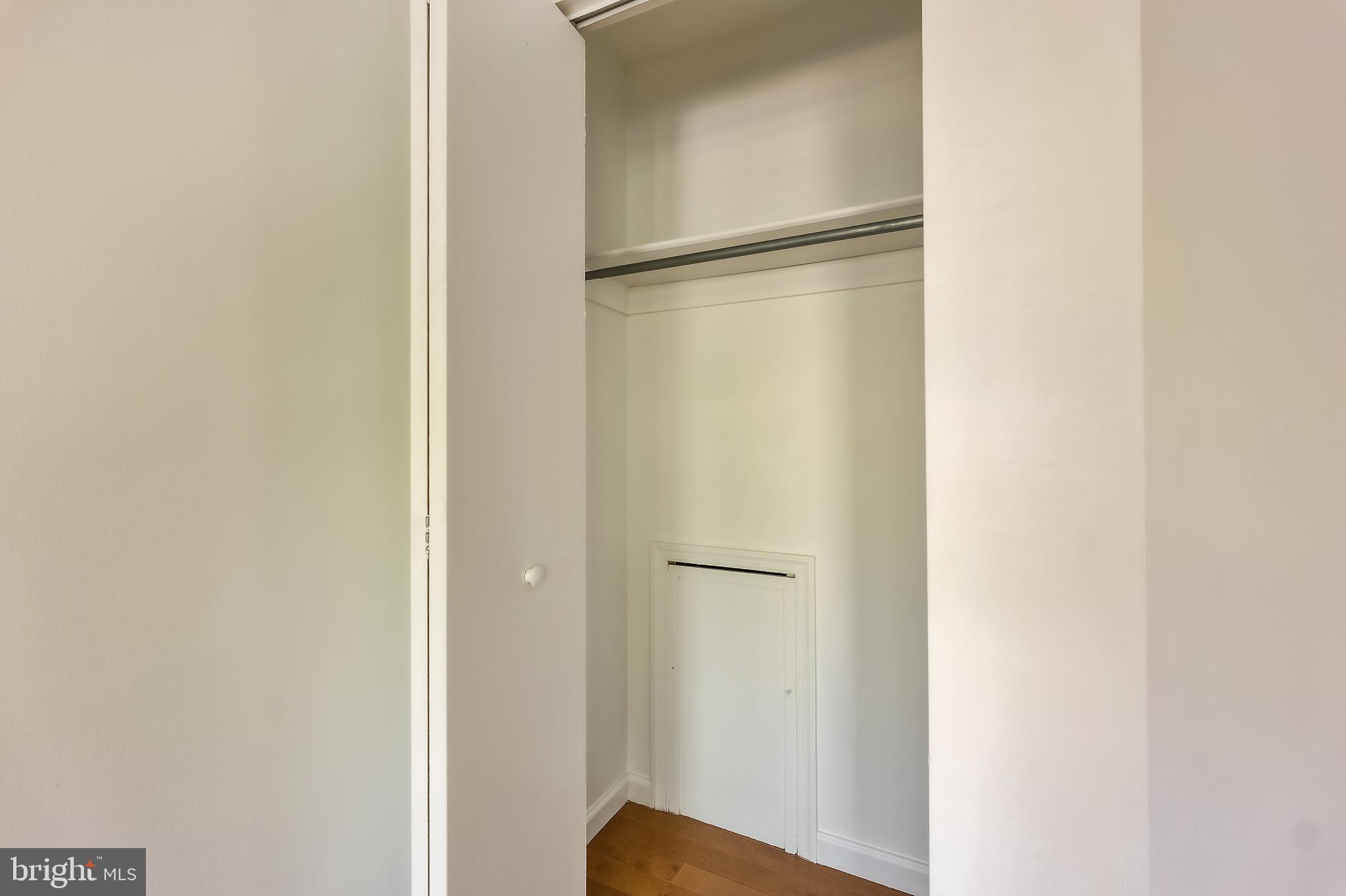 COLLEGE SQUARE - Residential Lease