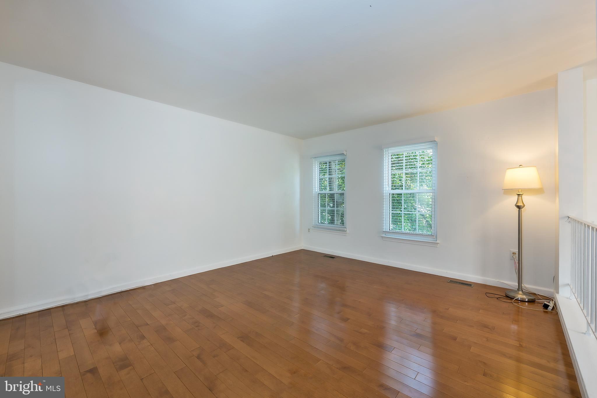 COLLEGE SQUARE - Residential Lease