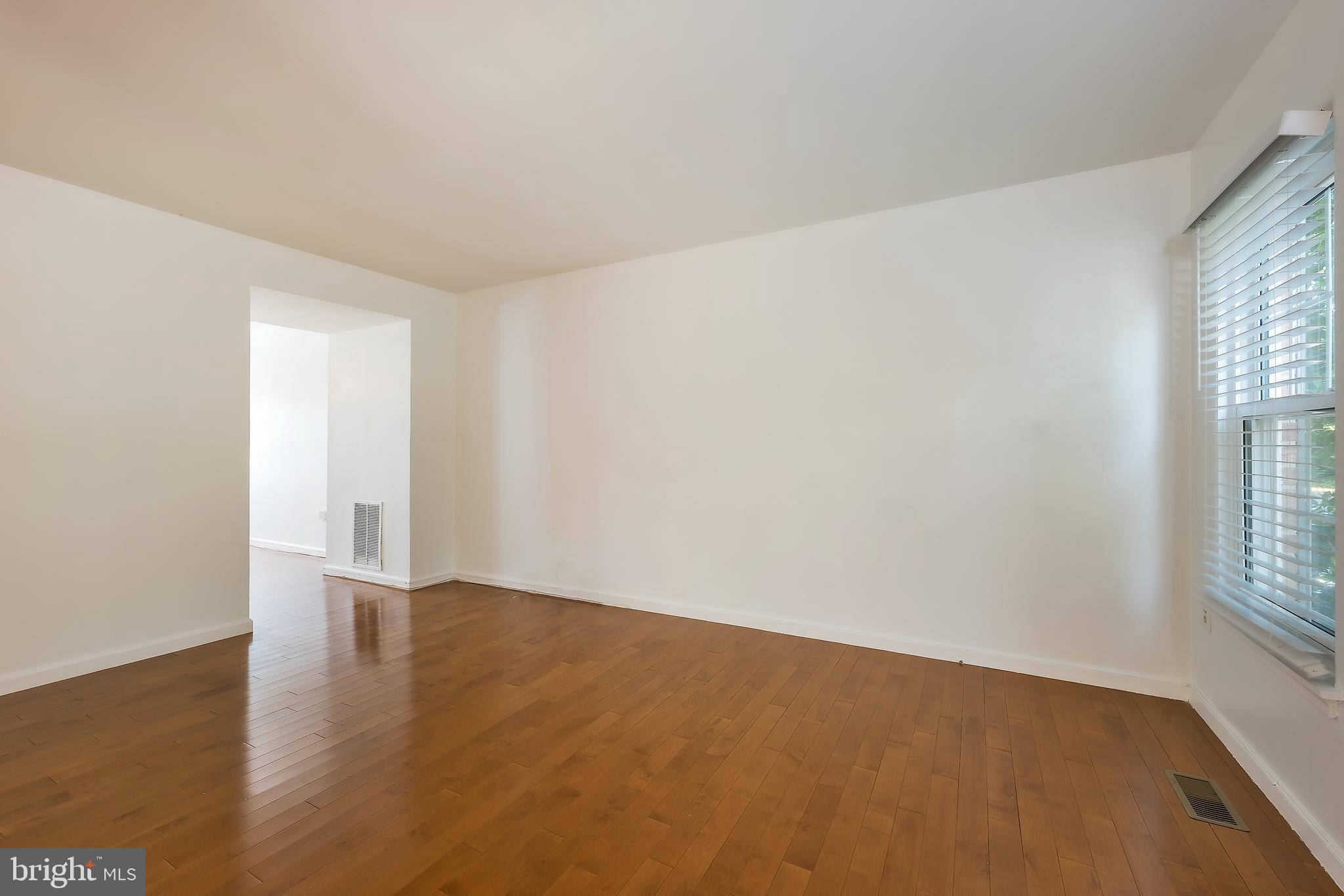 COLLEGE SQUARE - Residential Lease