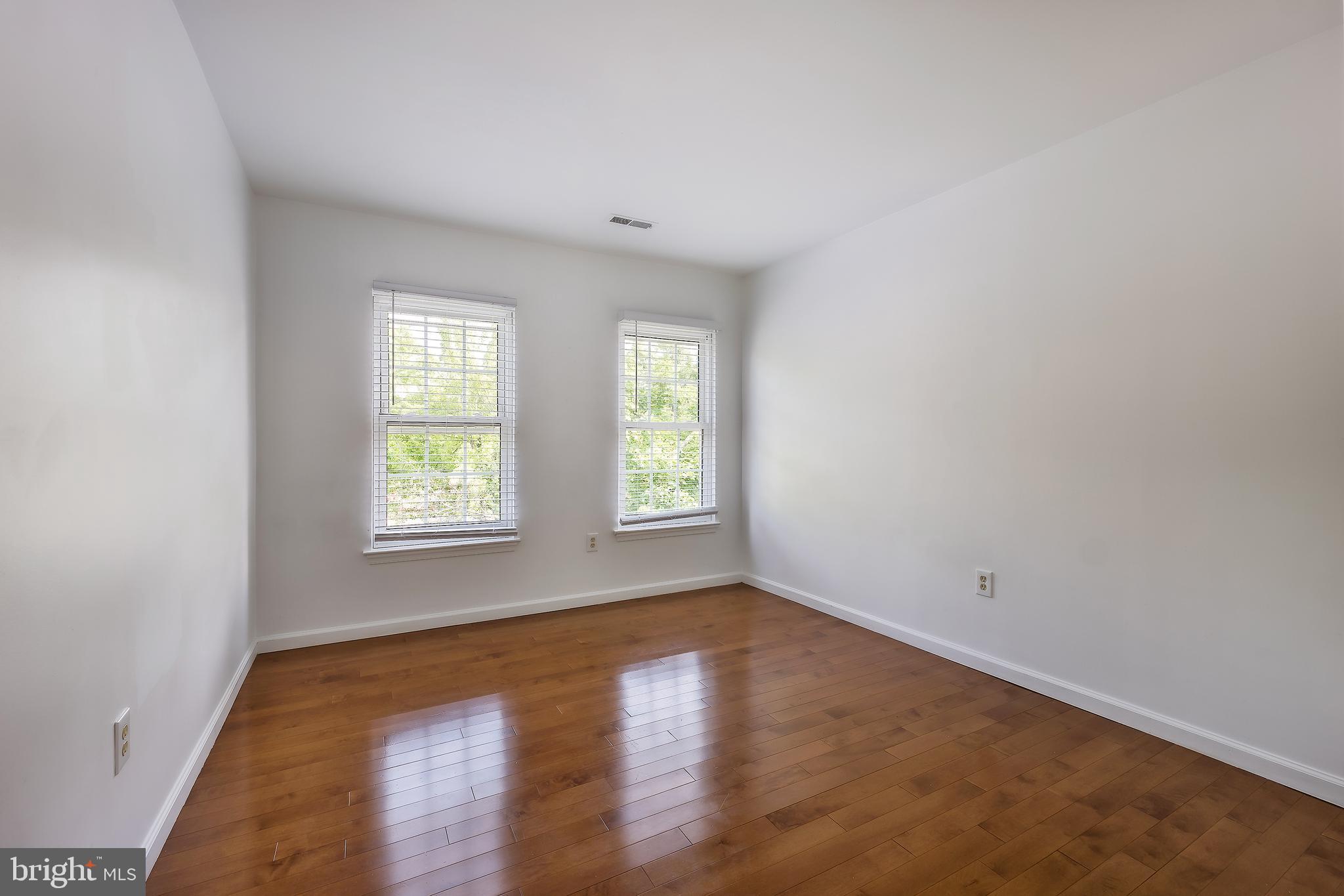 COLLEGE SQUARE - Residential Lease