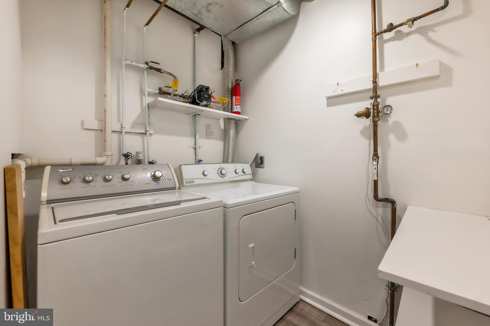 COLLEGE SQUARE - Residential Lease