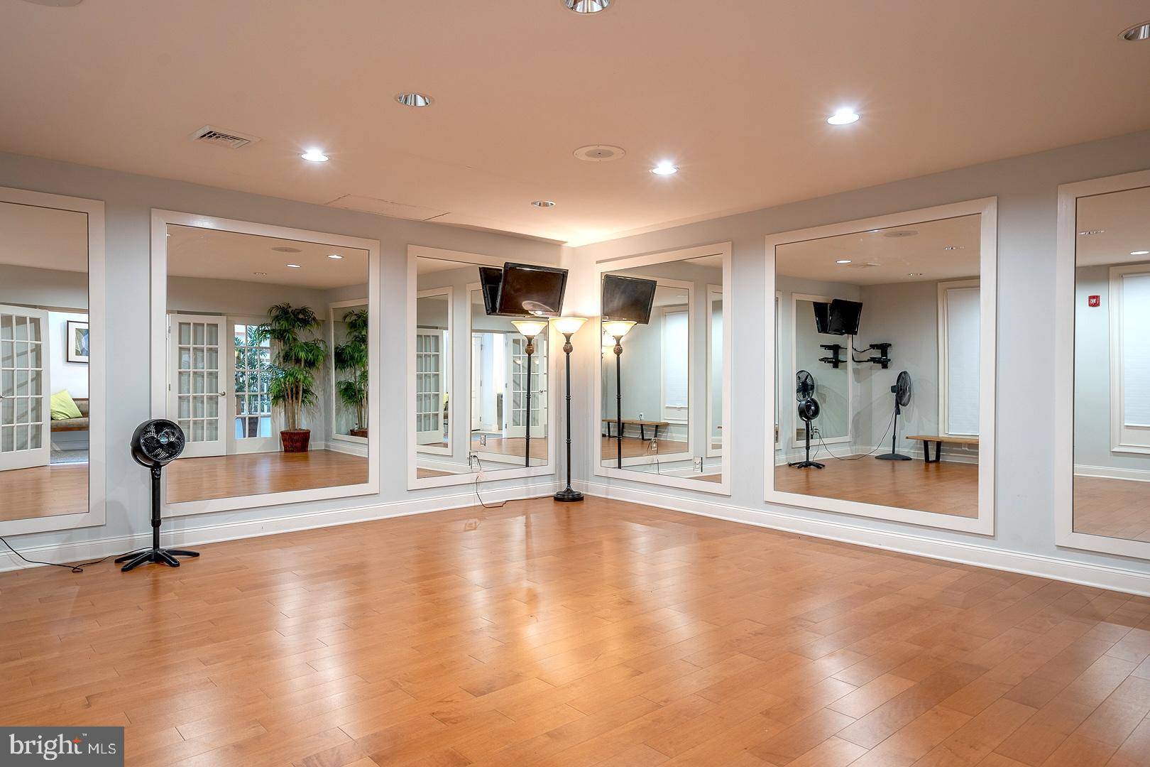 APPLEBROOK MEADOWS - Residential