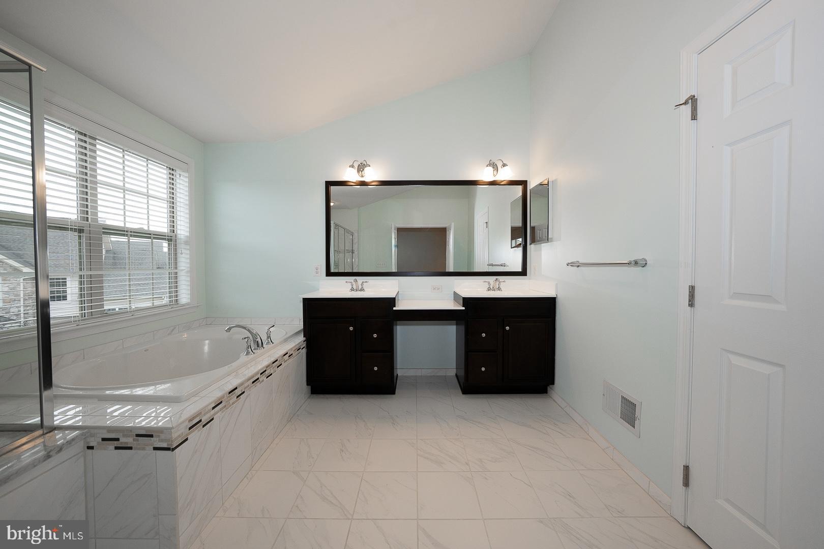 APPLEBROOK MEADOWS - Residential