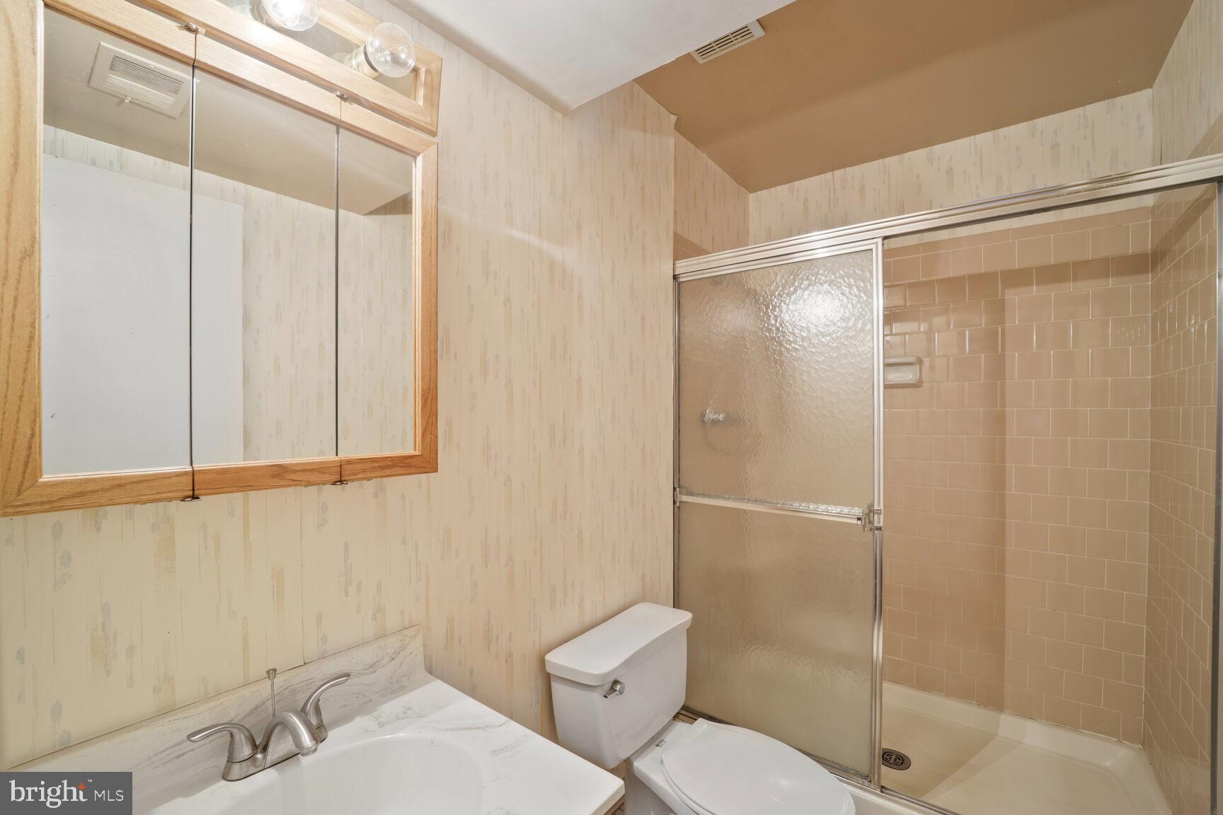 LAKE BARCROFT CLOISTERS - Residential