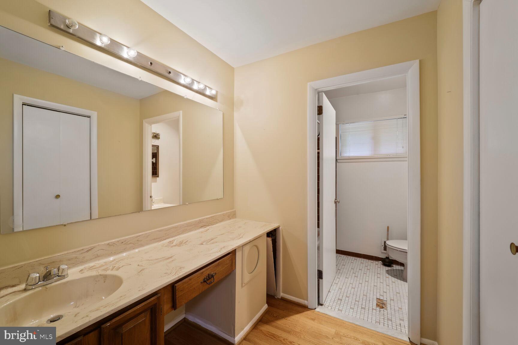 LAKE BARCROFT CLOISTERS - Residential