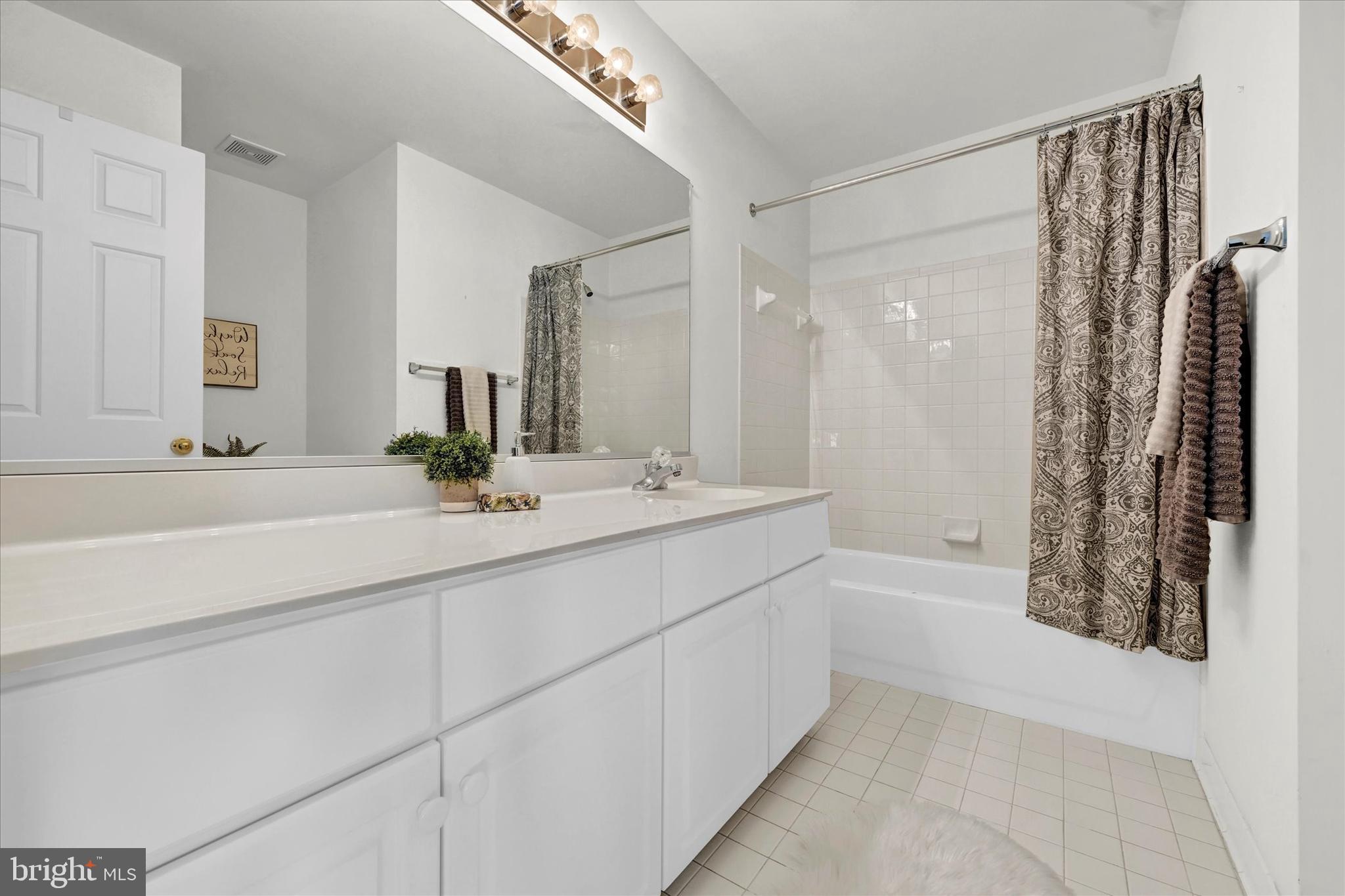 PEBBLE CREEK - Residential