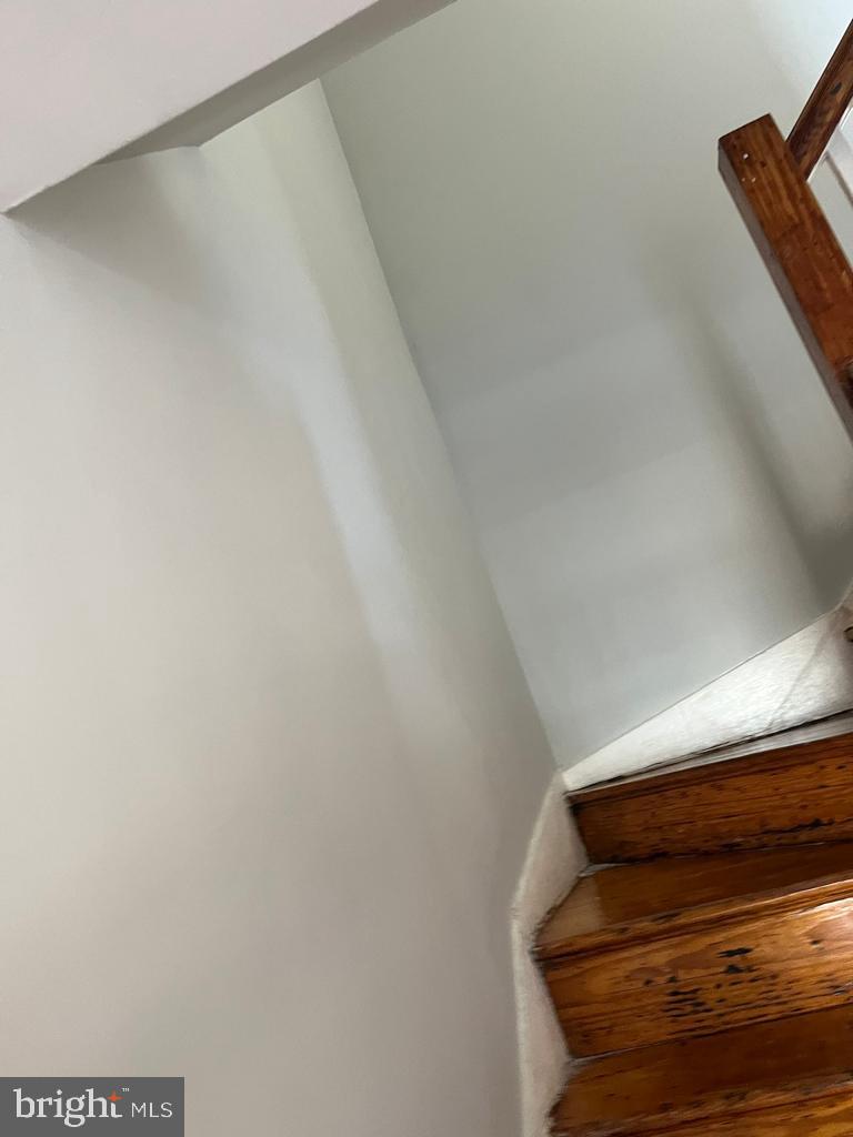 MONDAWMIN - Residential Lease