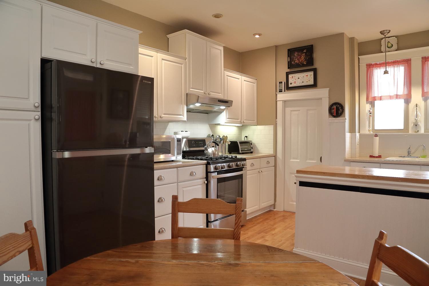 CHESTNUT HILL - Residential