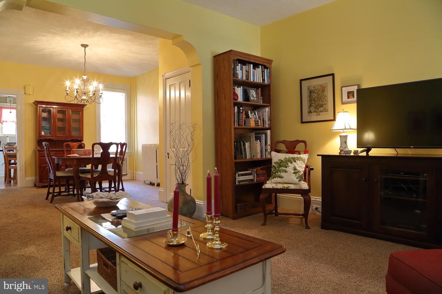 CHESTNUT HILL - Residential