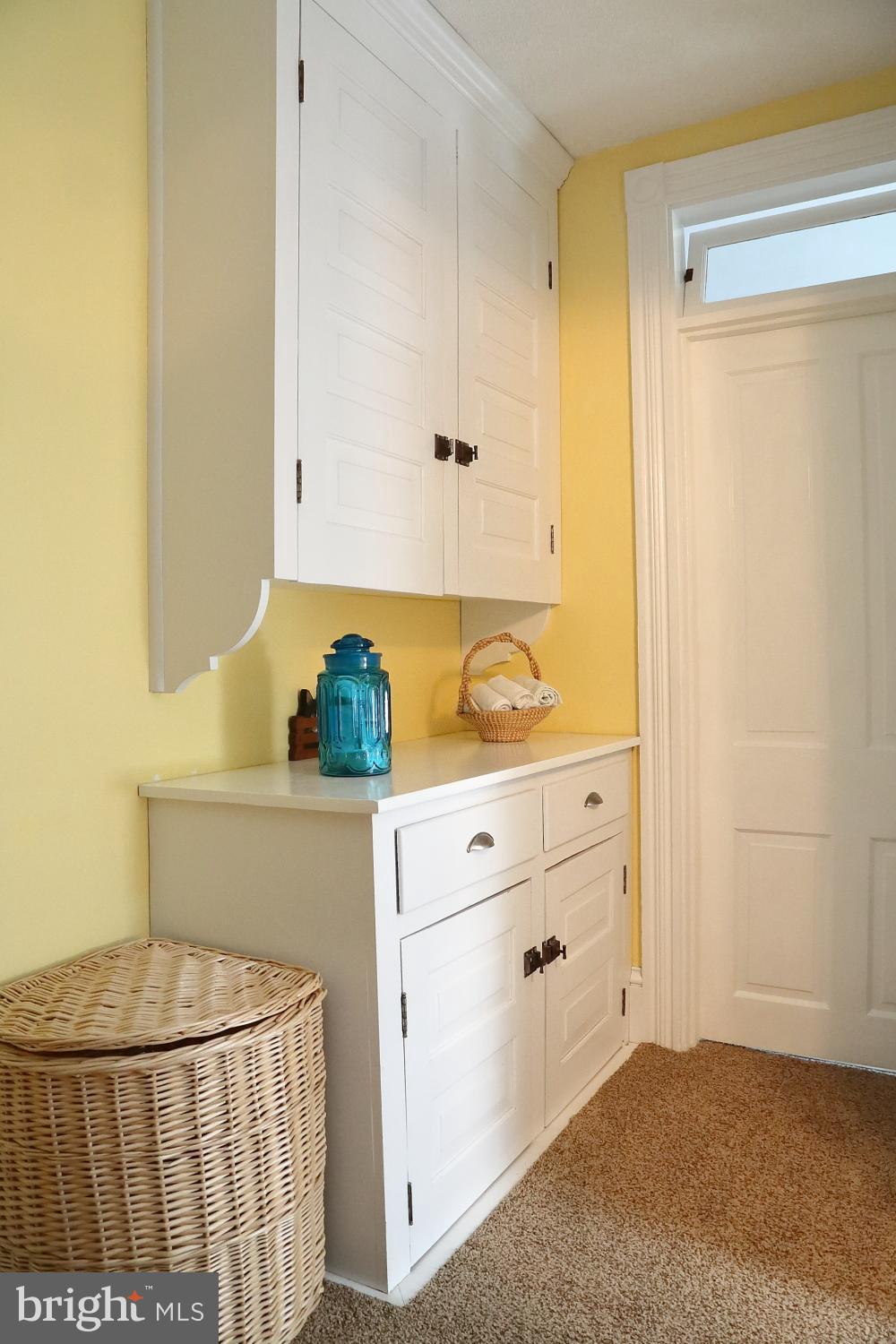 CHESTNUT HILL - Residential