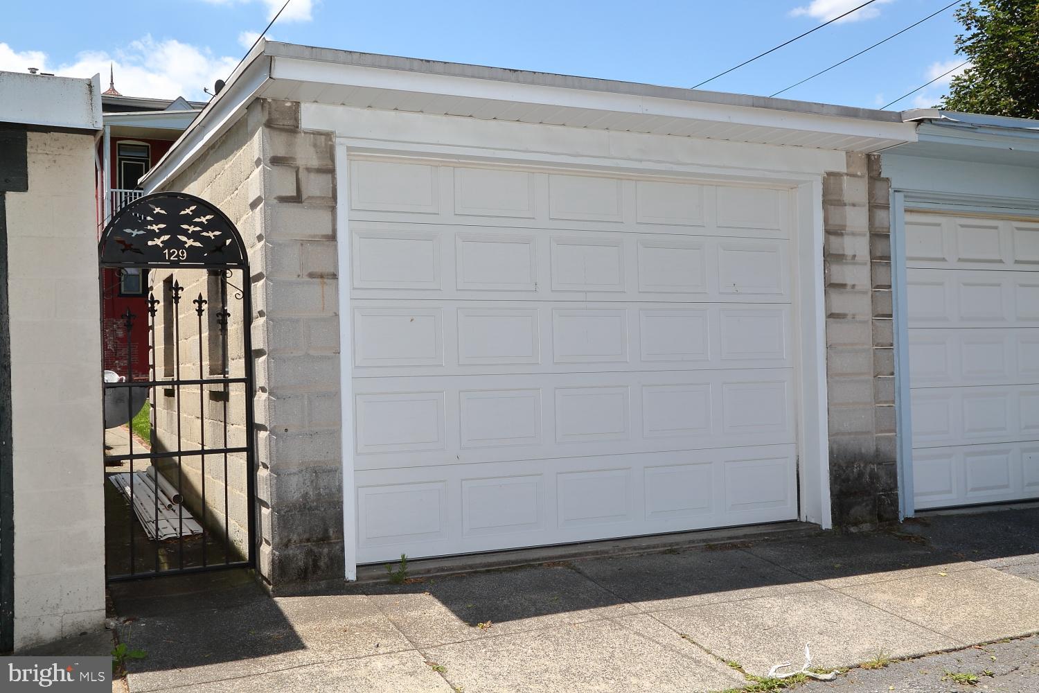 CHESTNUT HILL - Residential