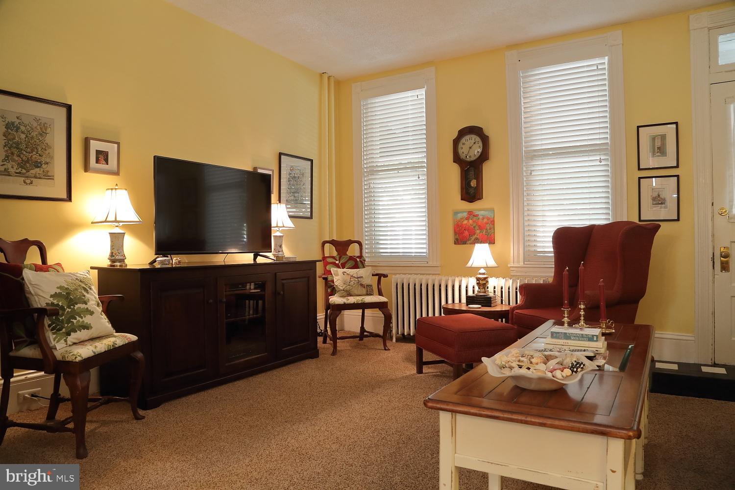 CHESTNUT HILL - Residential