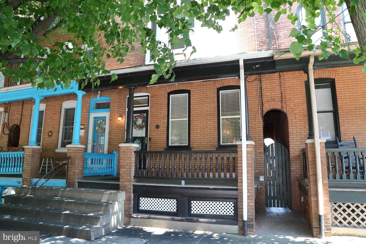 CHESTNUT HILL - Residential