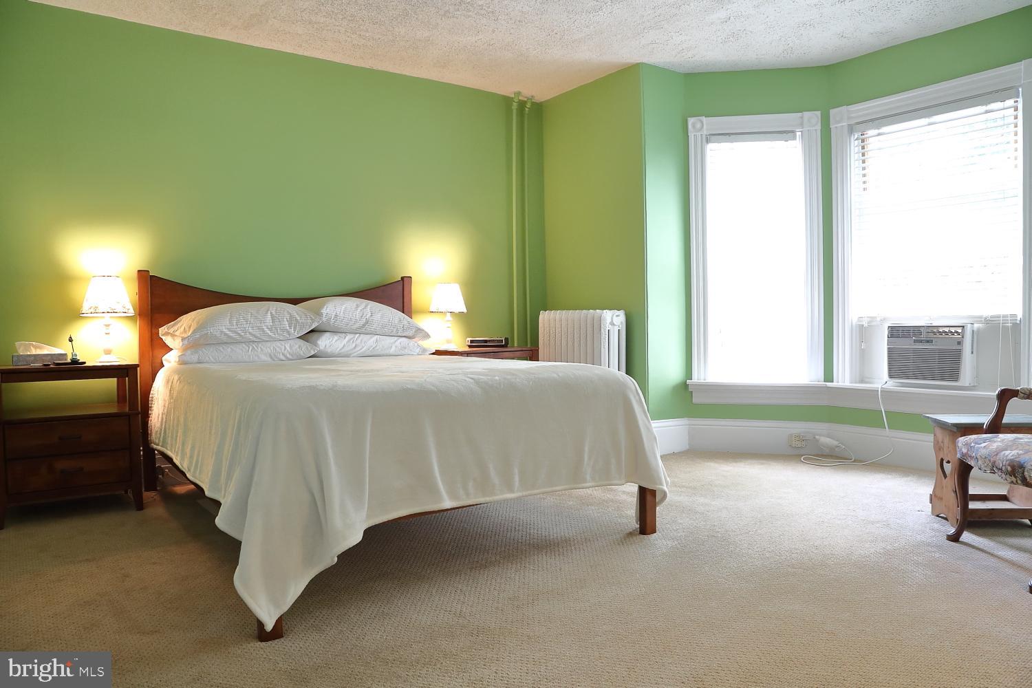 CHESTNUT HILL - Residential