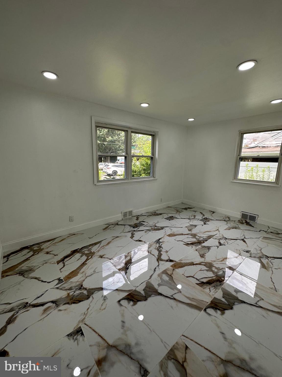 SOMERTON - Residential Lease