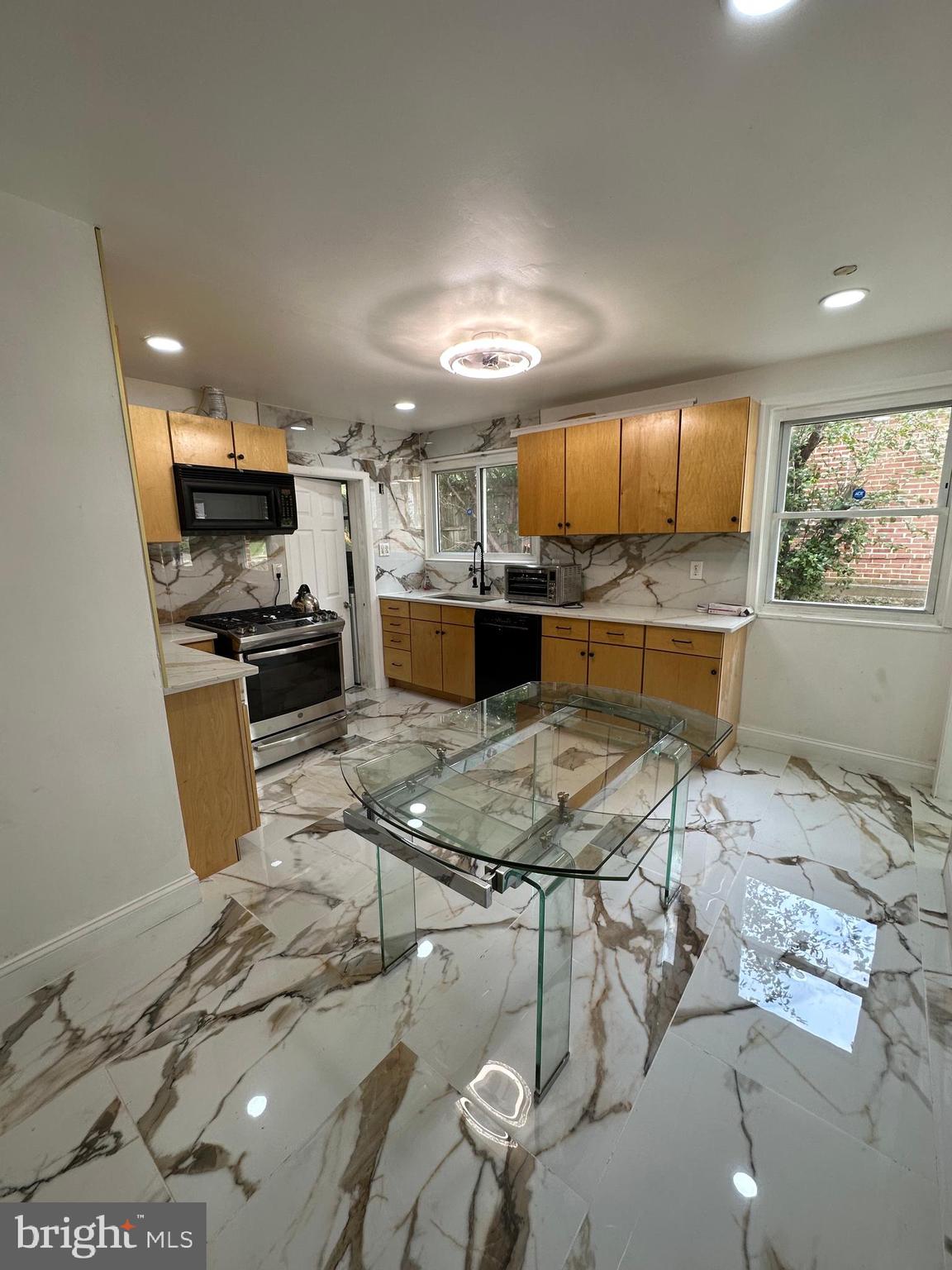 SOMERTON - Residential Lease