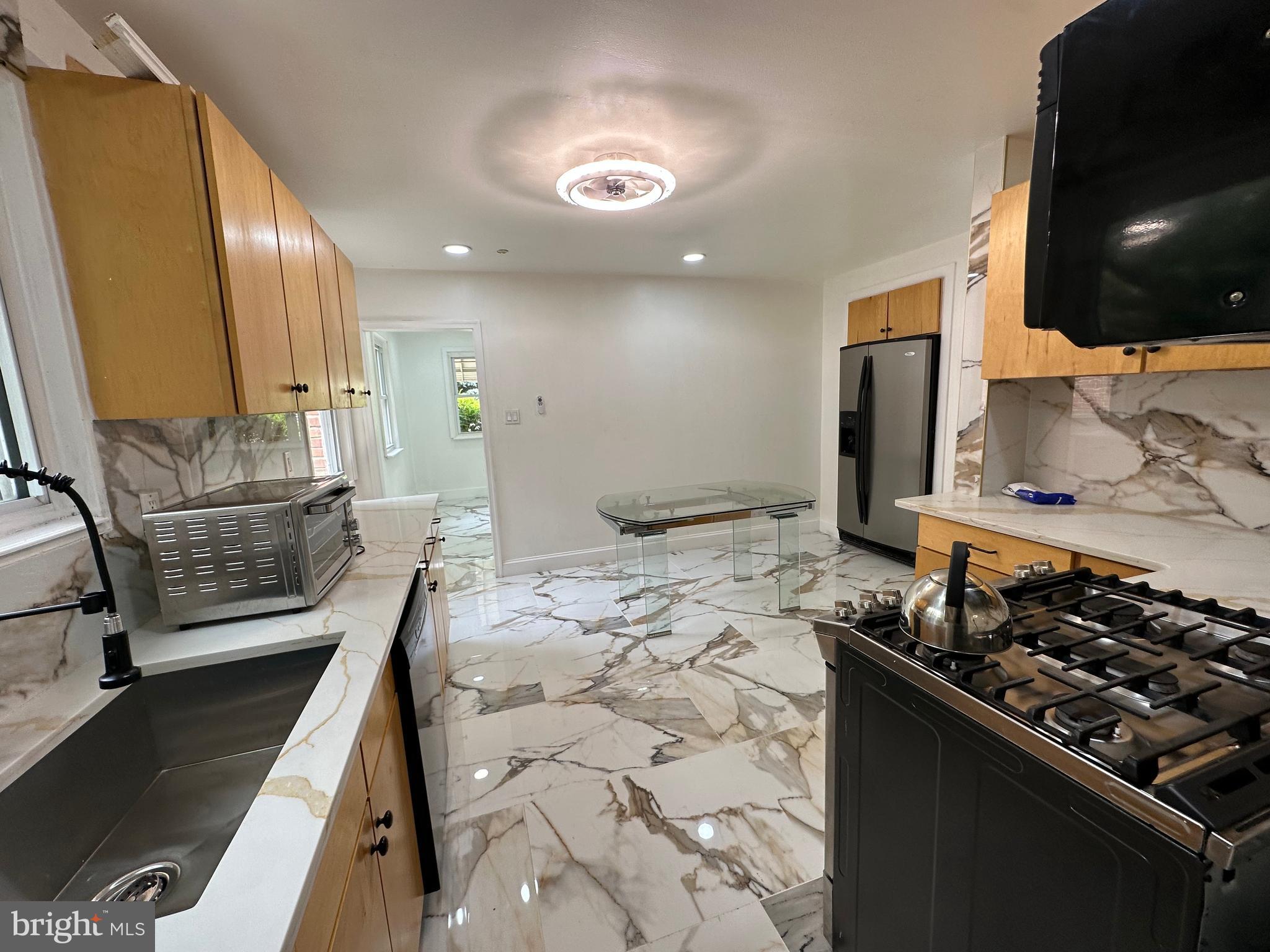 SOMERTON - Residential Lease