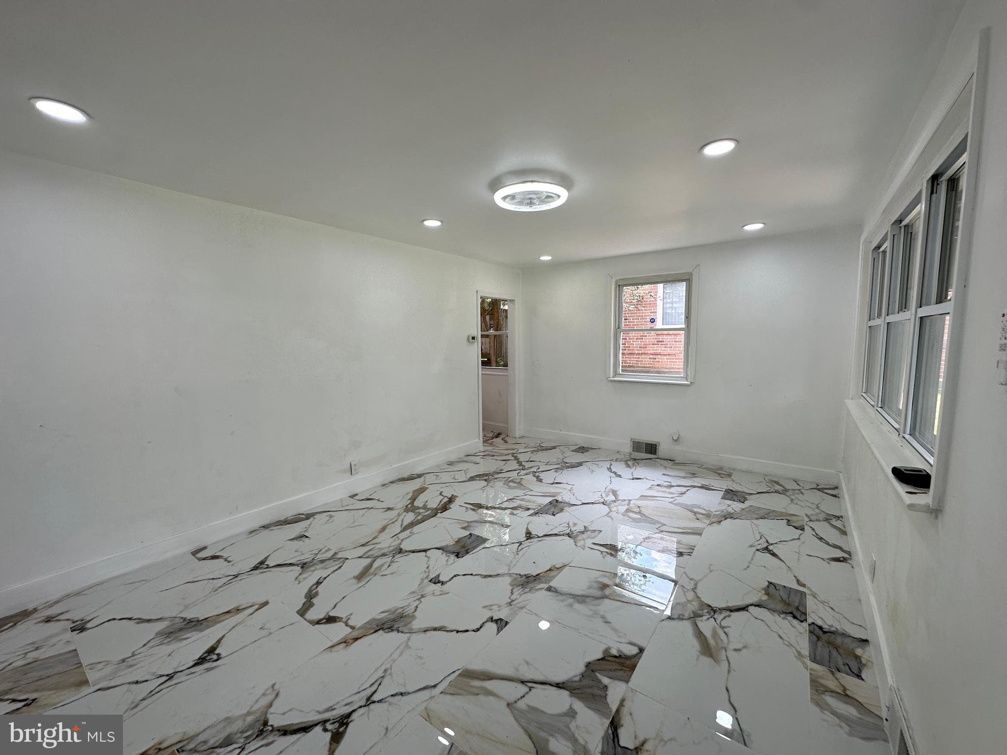 SOMERTON - Residential Lease