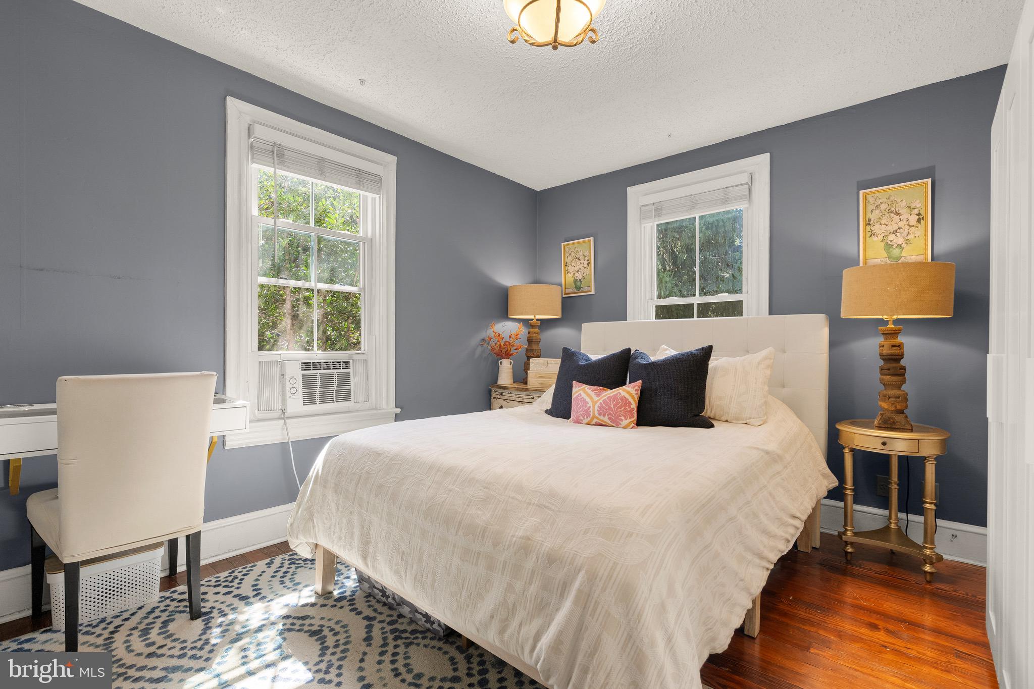 KENSINGTON - Residential