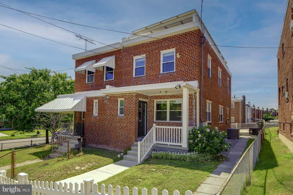 Photo of 5802 8th Street NE, WASHINGTON, DC 20011 (MLS # DCDC2272408)