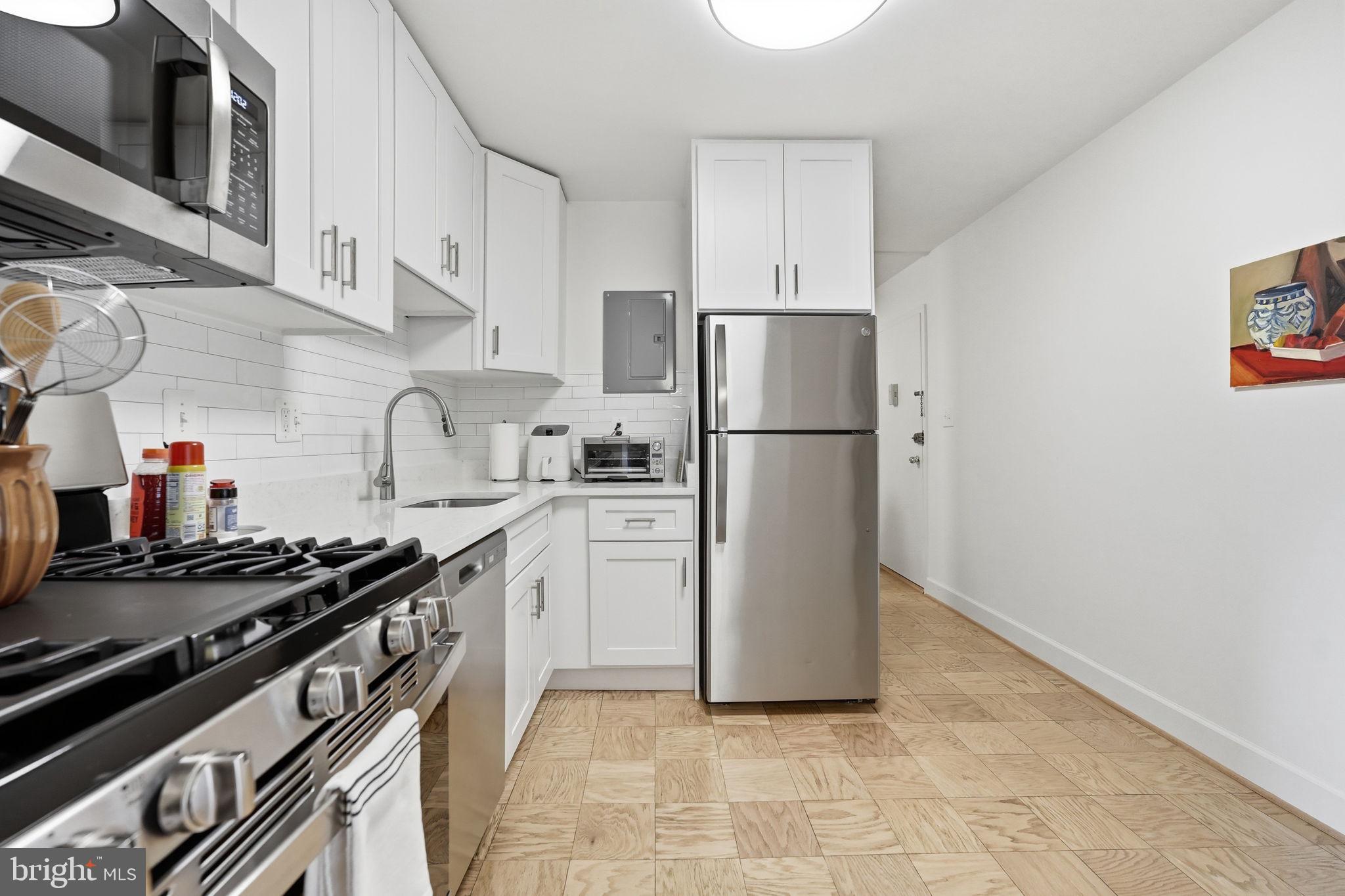 200 N MAPLE AVENUE 500