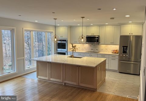 2599 TREE HOUSE DRIVE WOODBRIDGE VA 22192