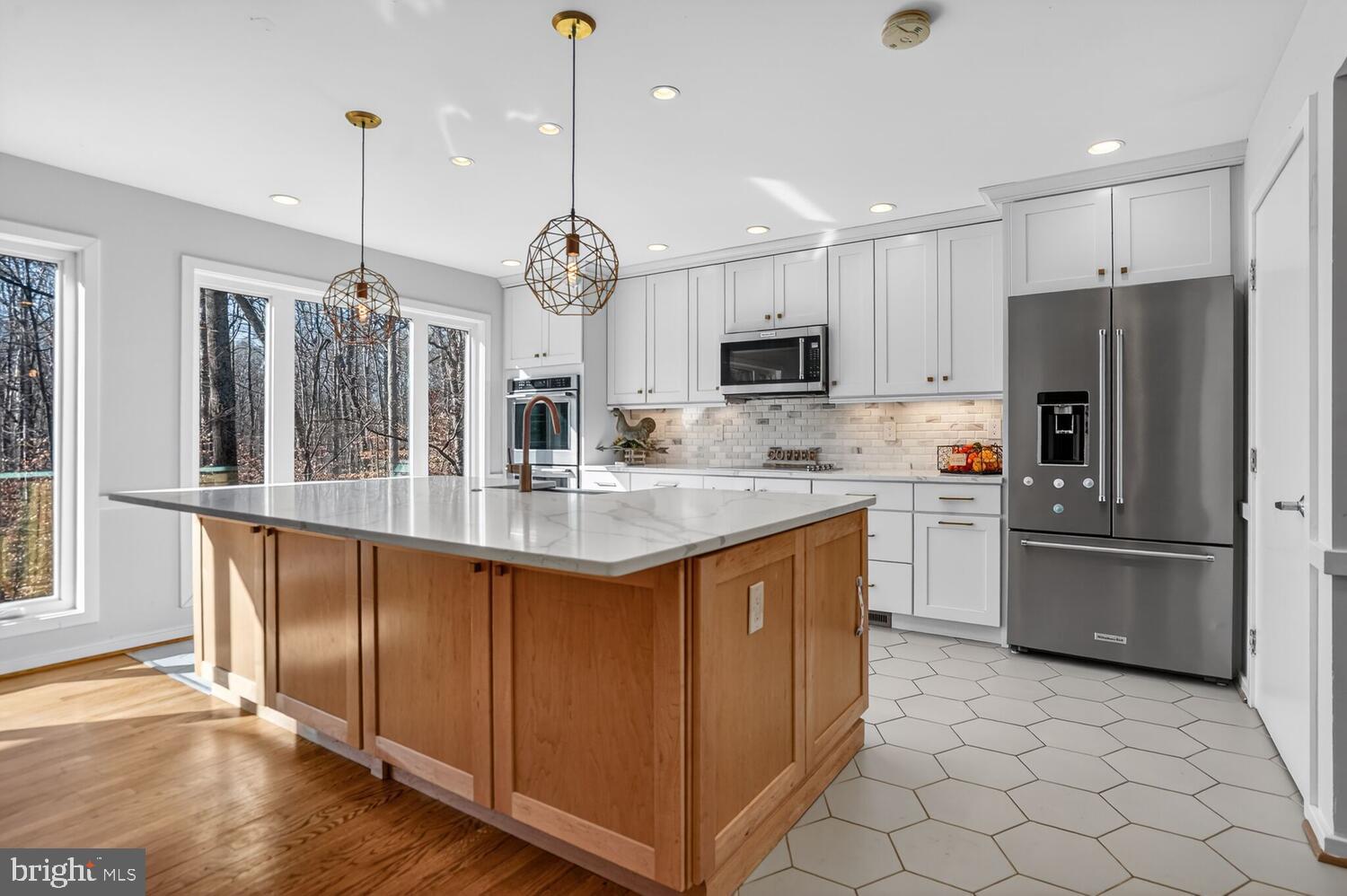 2599 TREE HOUSE DRIVE