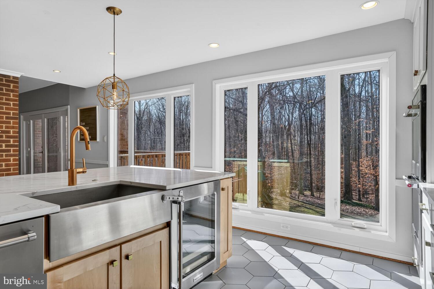 2599 TREE HOUSE DRIVE