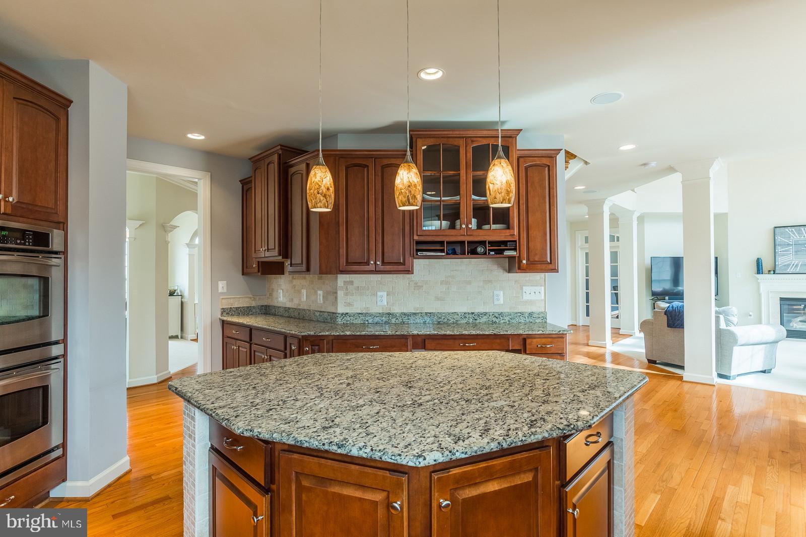 STONEWALL MANOR - Residential