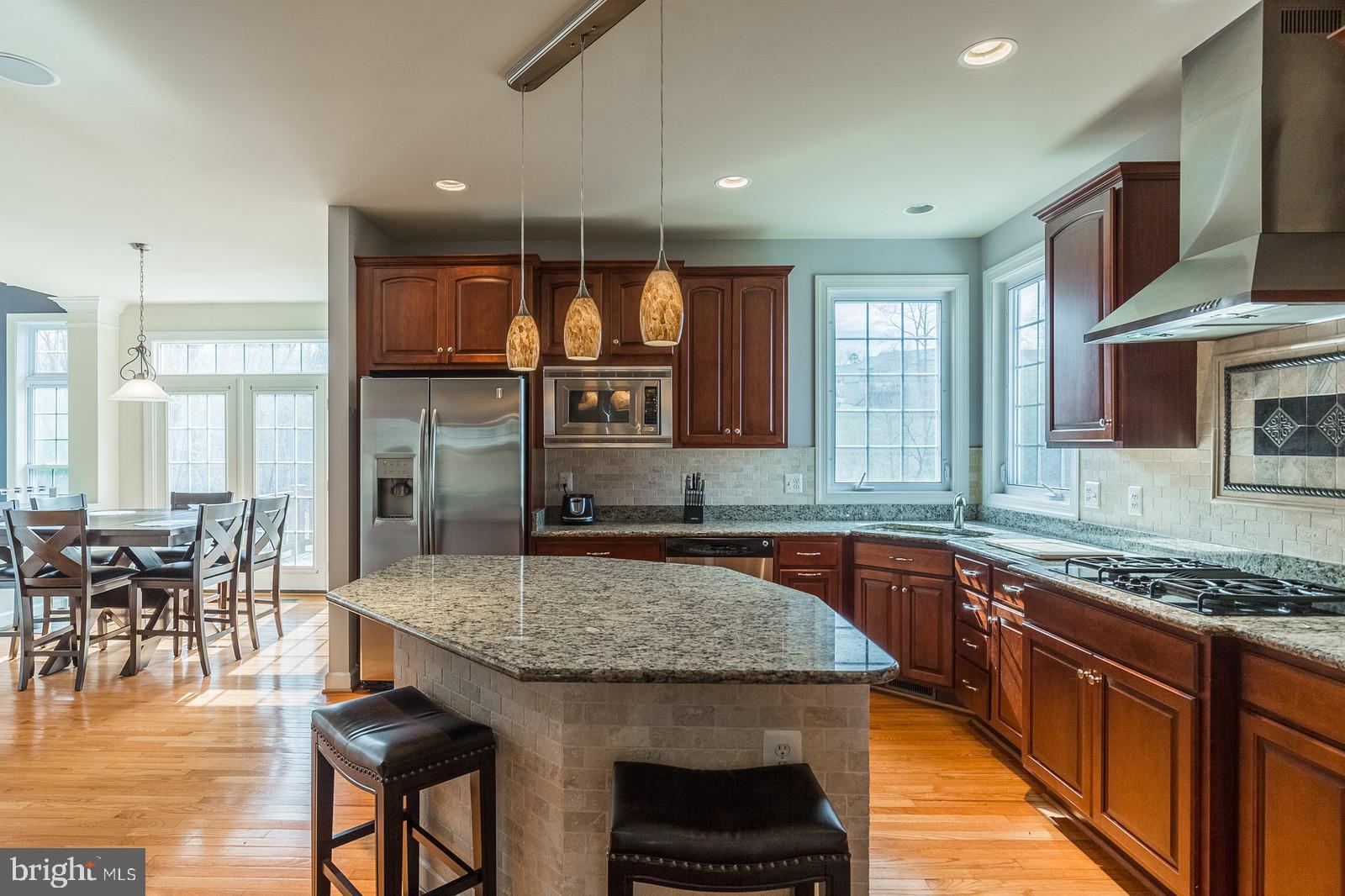 STONEWALL MANOR - Residential