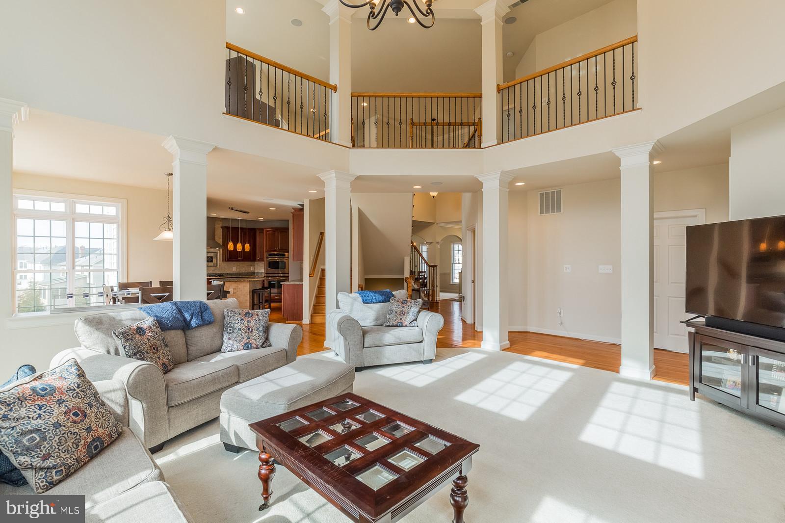 STONEWALL MANOR - Residential