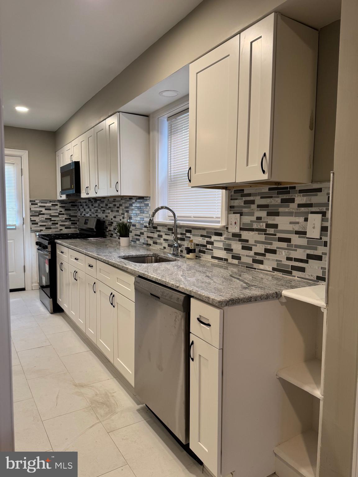 PHILADELPHIA (SOUTHWEST) - Residential