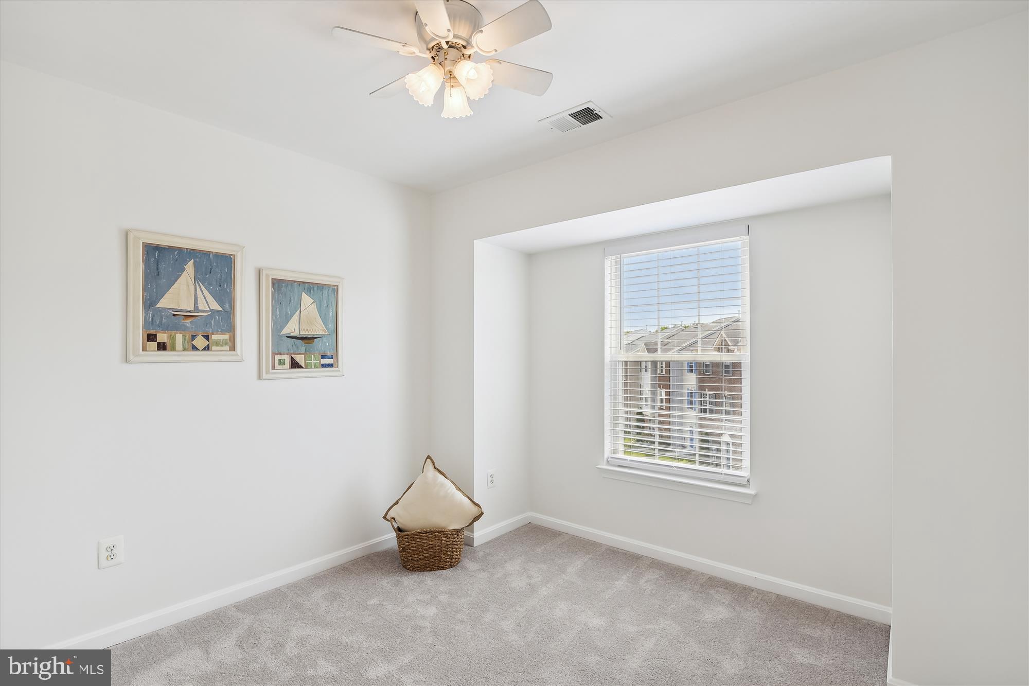 RIDGE COMMONS - Residential