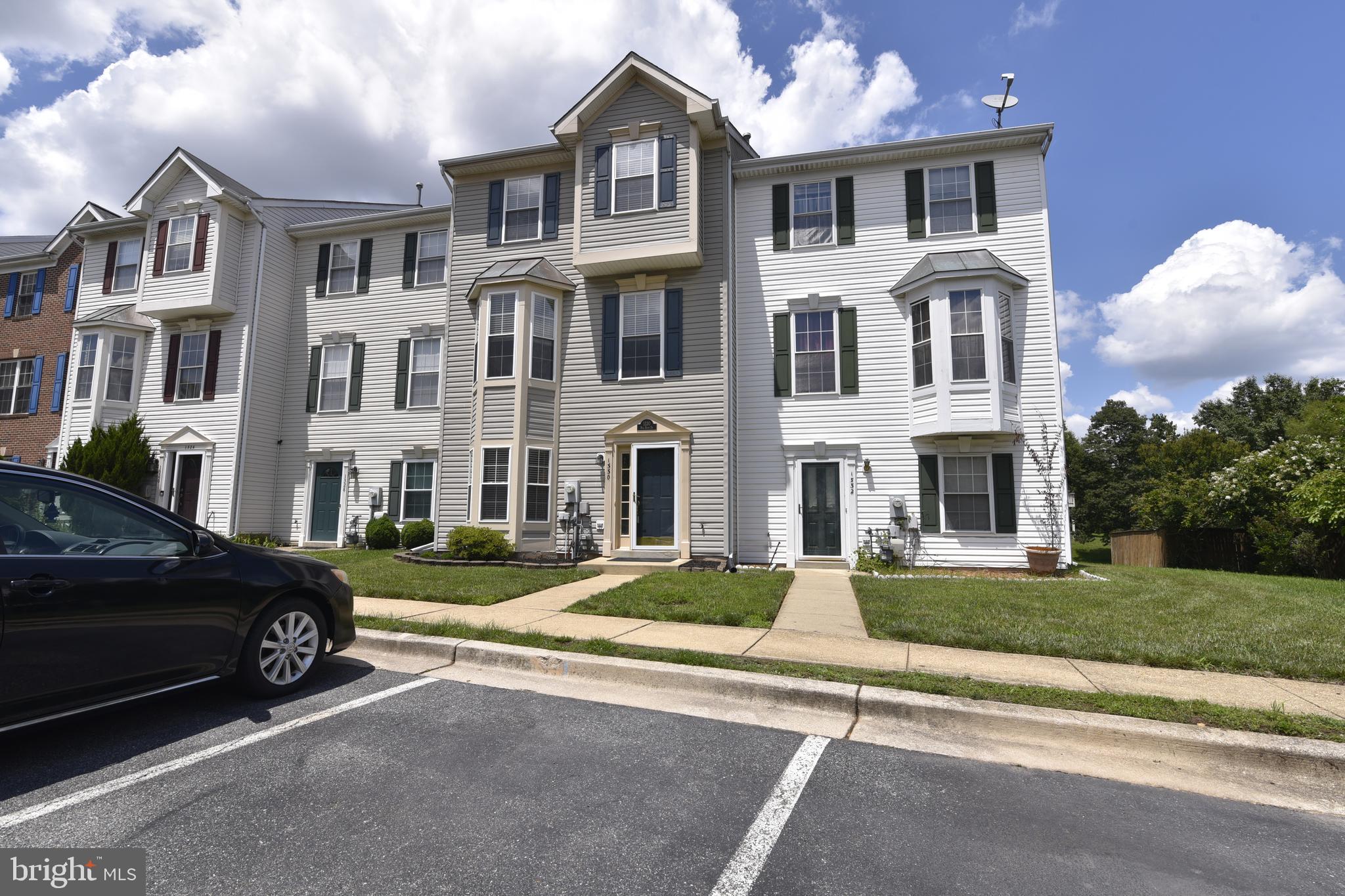 RIDGE COMMONS - Residential