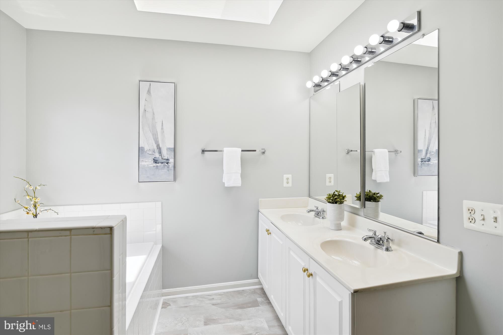 RIDGE COMMONS - Residential