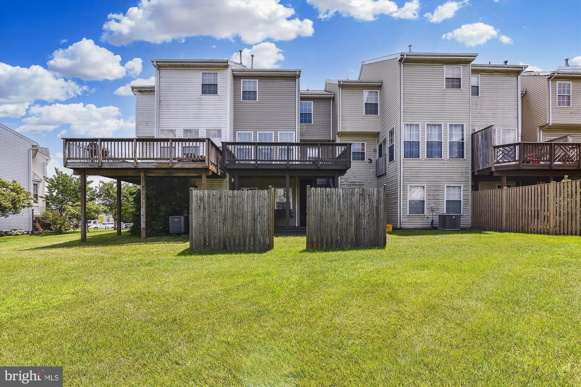 RIDGE COMMONS - Residential