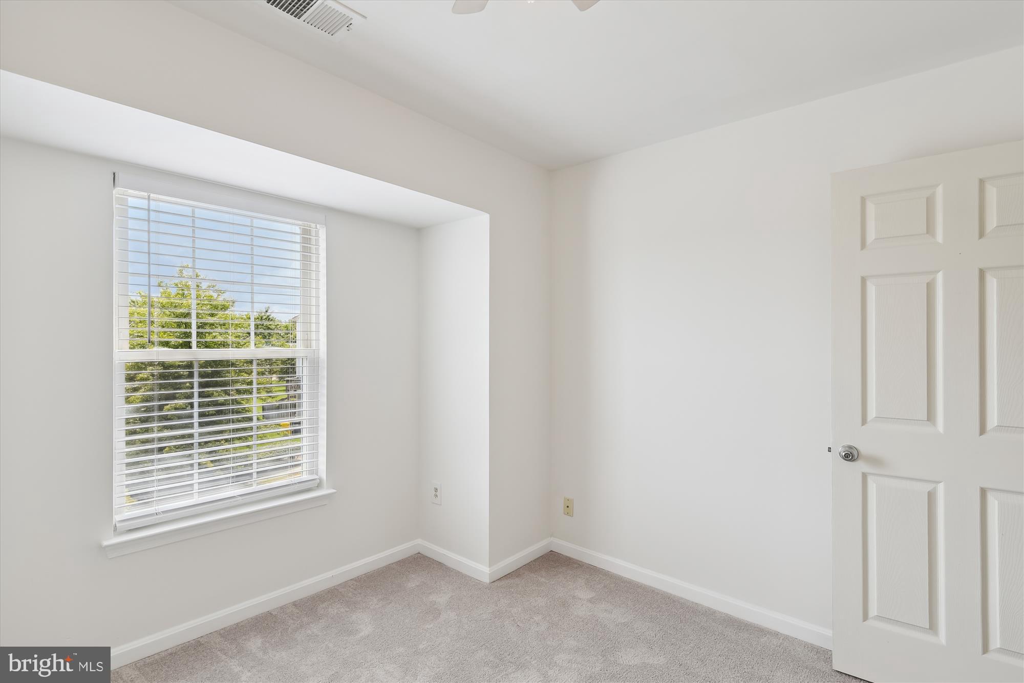 RIDGE COMMONS - Residential