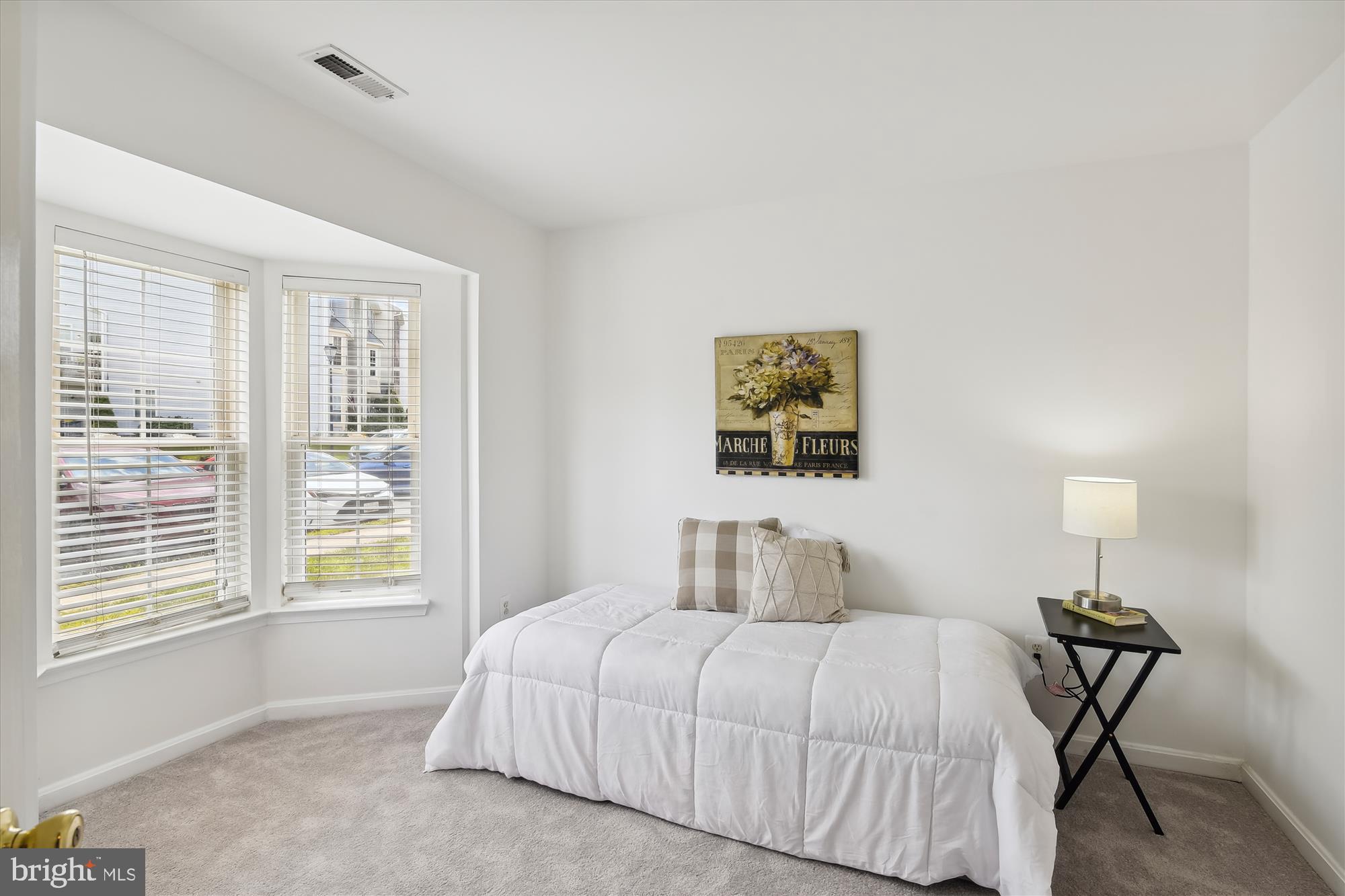 RIDGE COMMONS - Residential