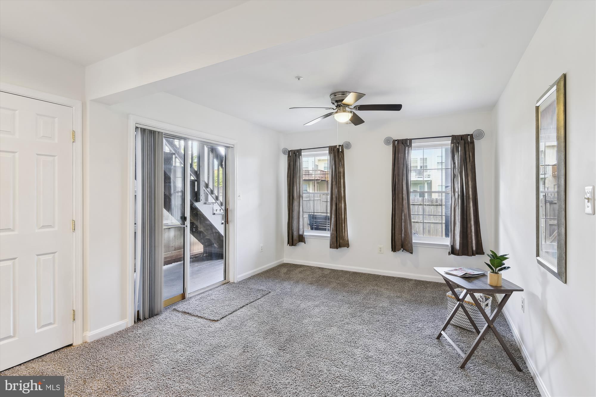 RIDGE COMMONS - Residential