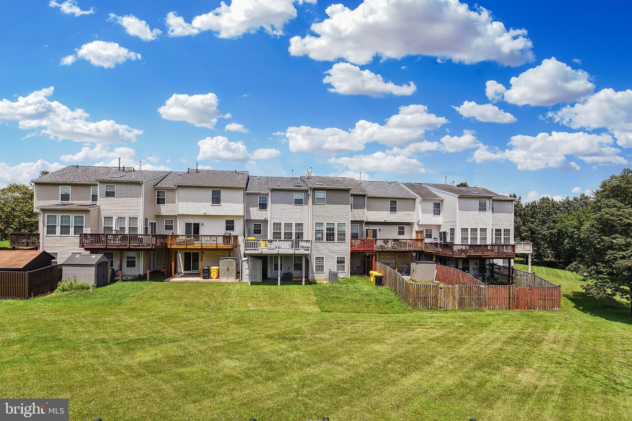 RIDGE COMMONS - Residential