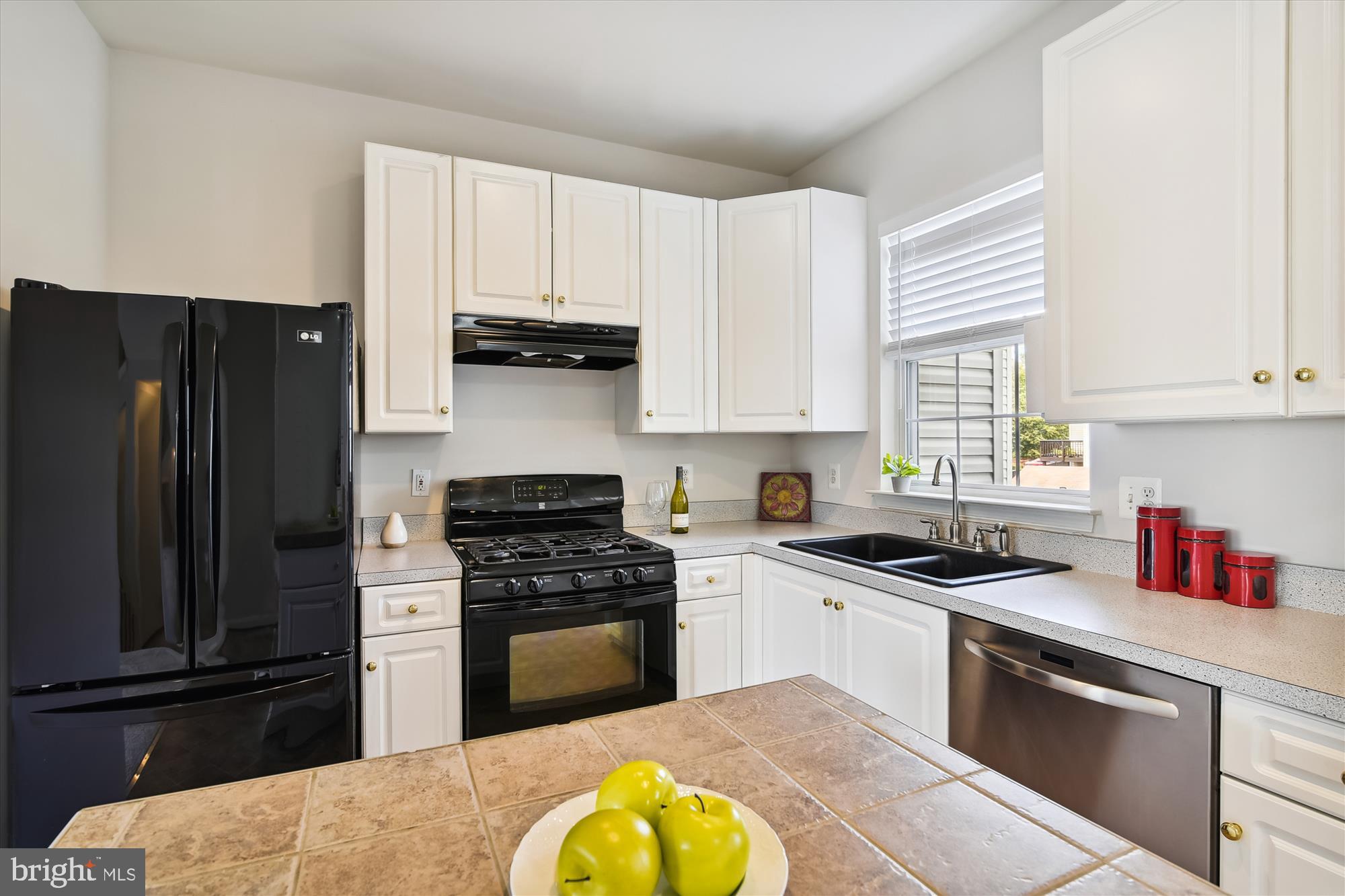 RIDGE COMMONS - Residential