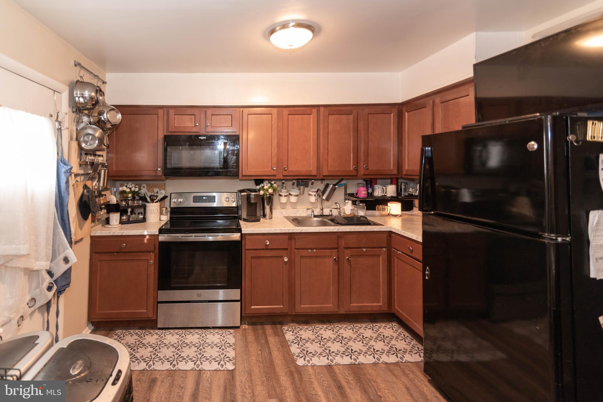 BROOKSIDE MANOR - Residential