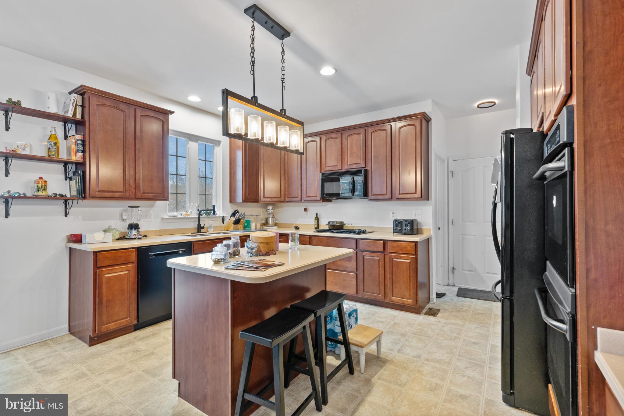 EAST VALLEY OAKS - Residential