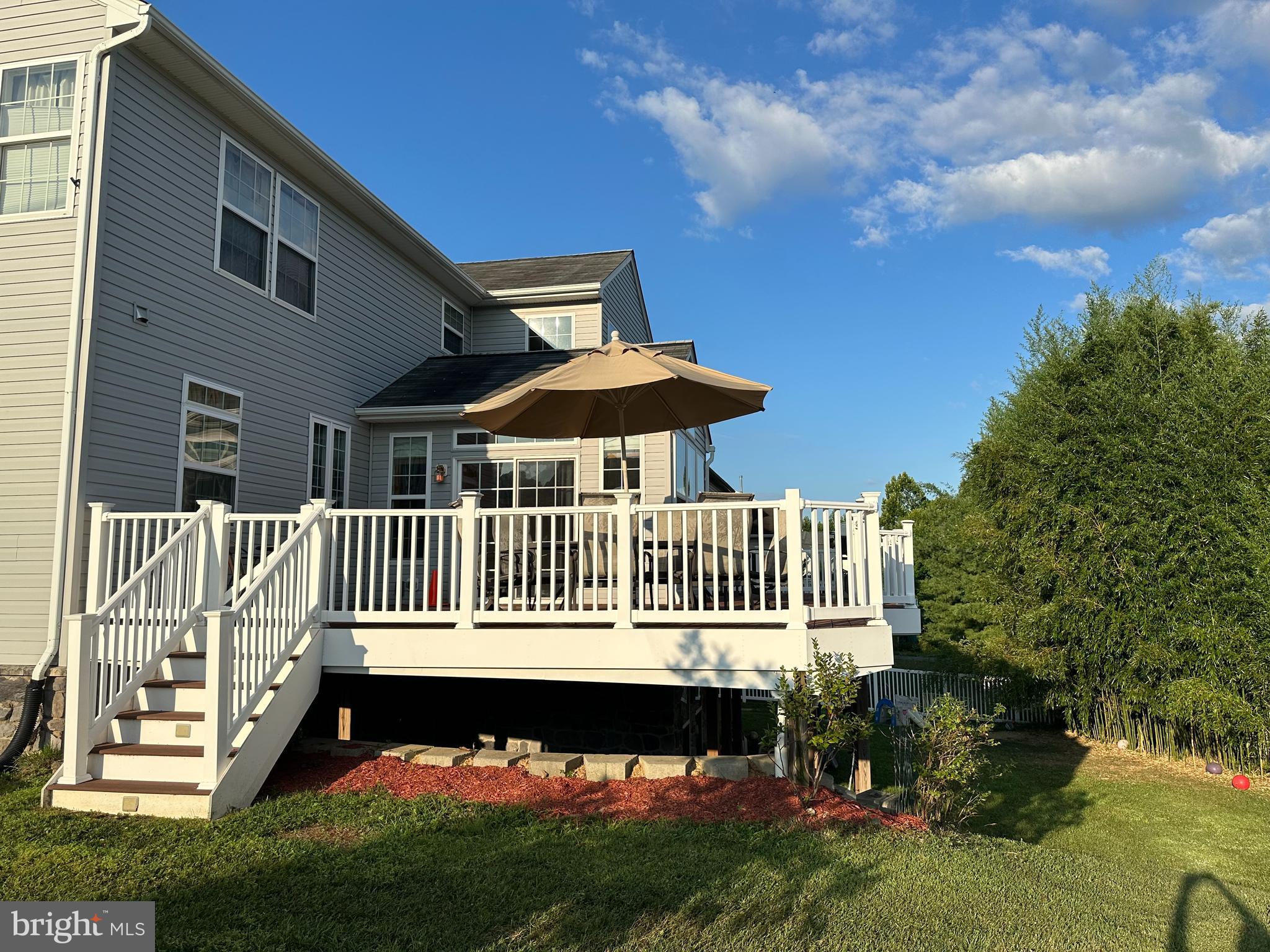 EAST VALLEY OAKS - Residential