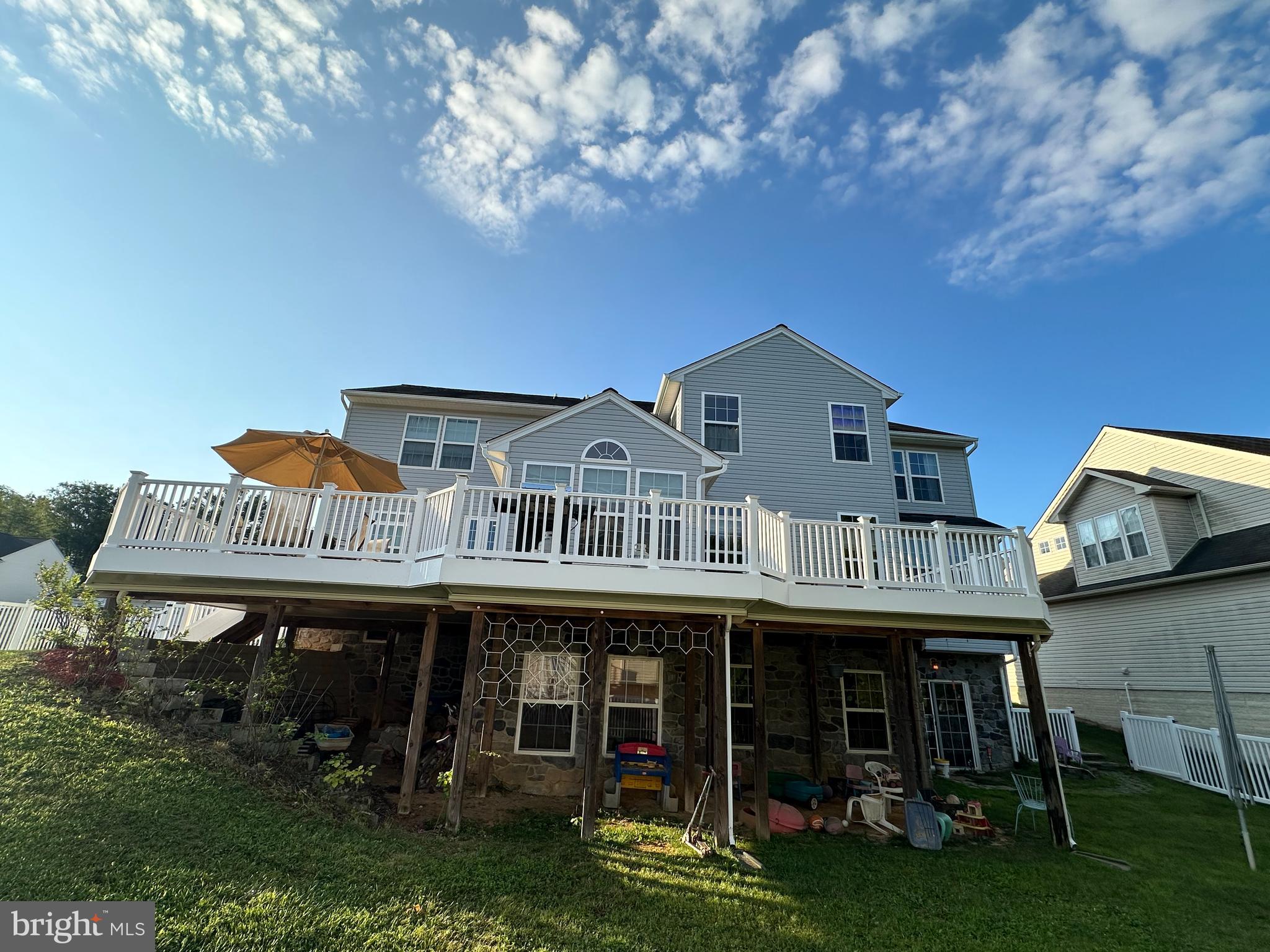 EAST VALLEY OAKS - Residential