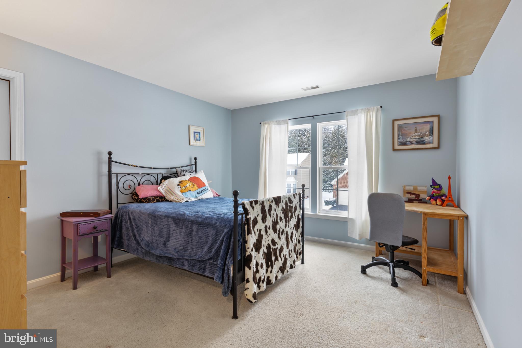 EAST VALLEY OAKS - Residential