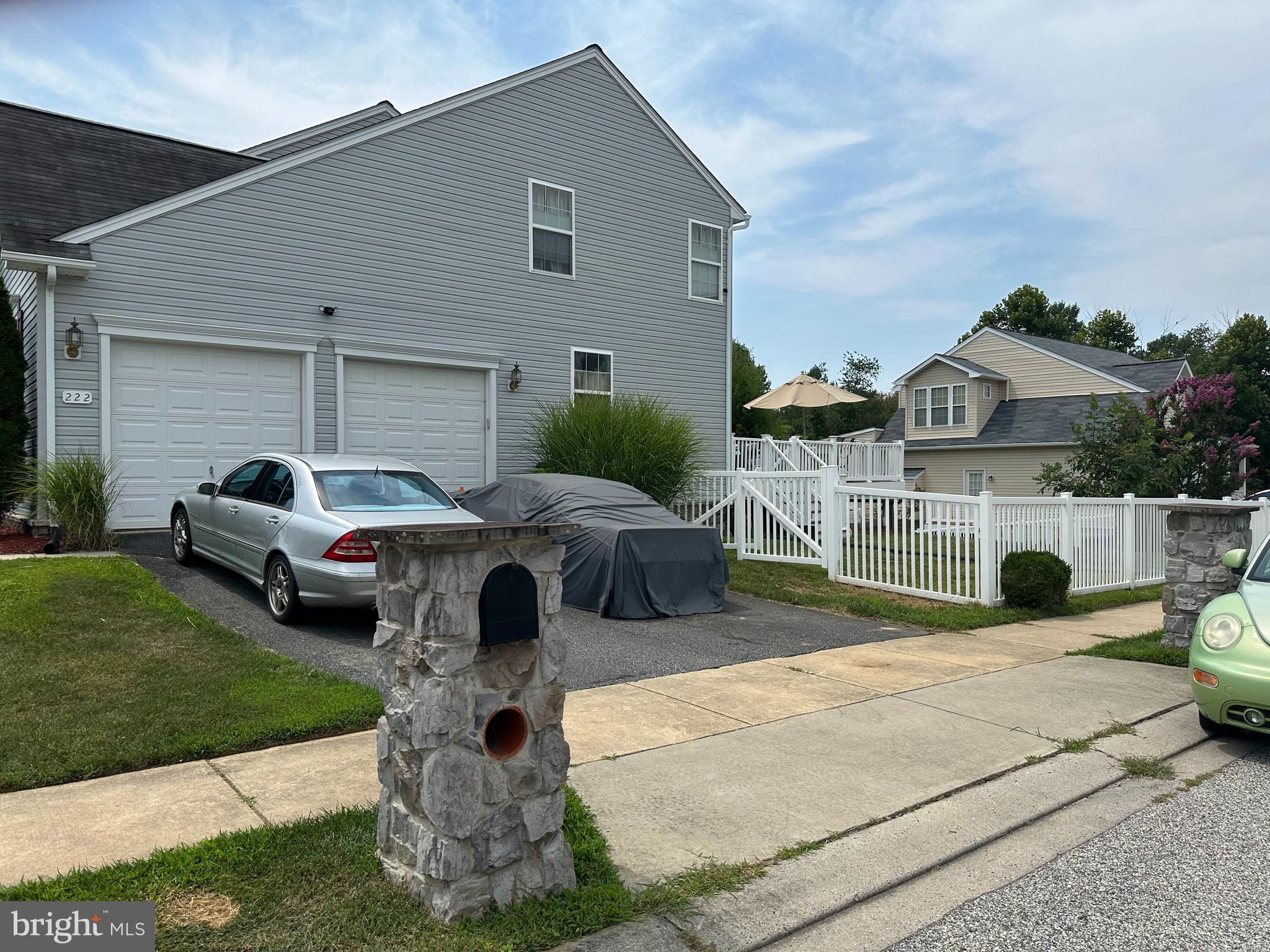 EAST VALLEY OAKS - Residential